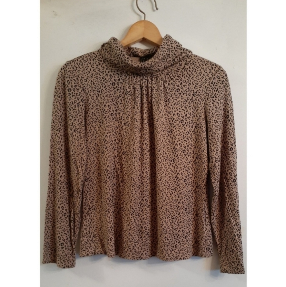 |NWOT LEOPARD PRINT TURTLENECK|
